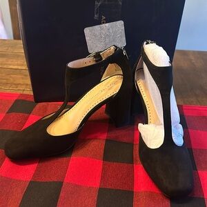 Adrienne Vittadini black pumps size 7 1/2